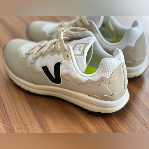 VEJA Mountain T4 - size 7.5 - Picture 6 of 8